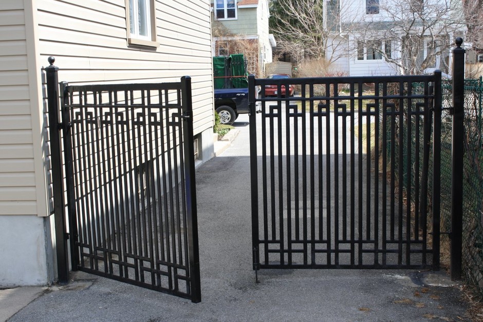 Puertas de patio de seguridad de hierro forjado Diseño Doble puertas abiertas de entrada para villa y casa