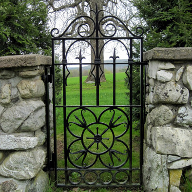 Diseño principal de la puerta principal del hierro forjado de la puerta soltera del jardín