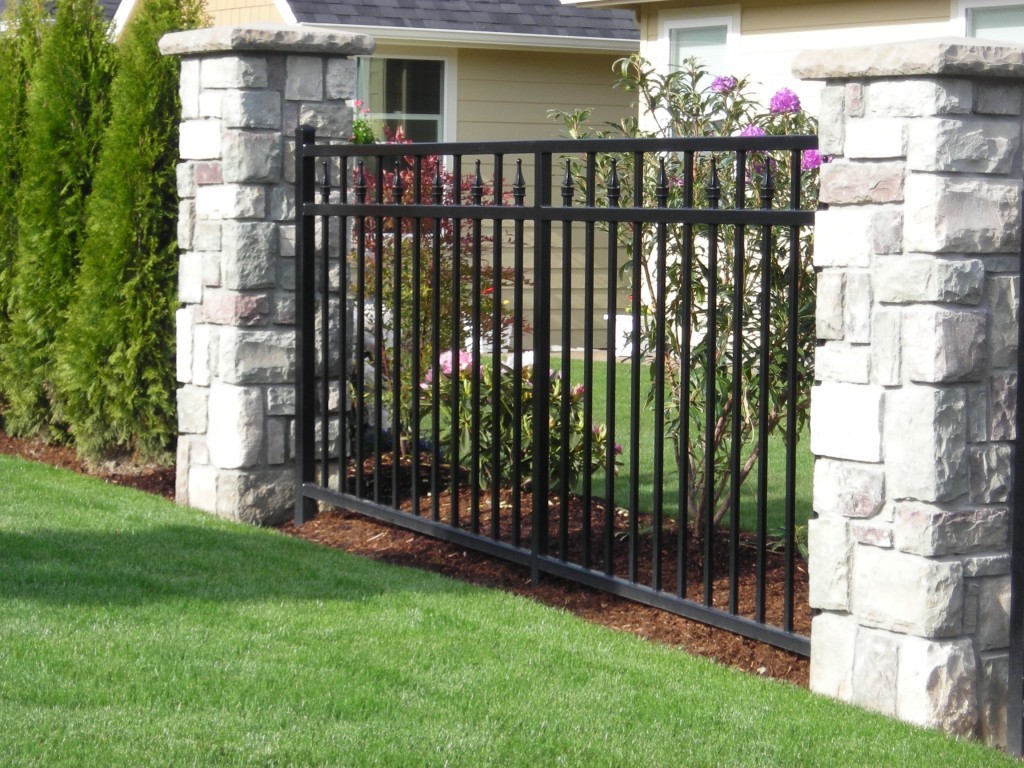 Top-selling newest handmade wrought iron garden fence