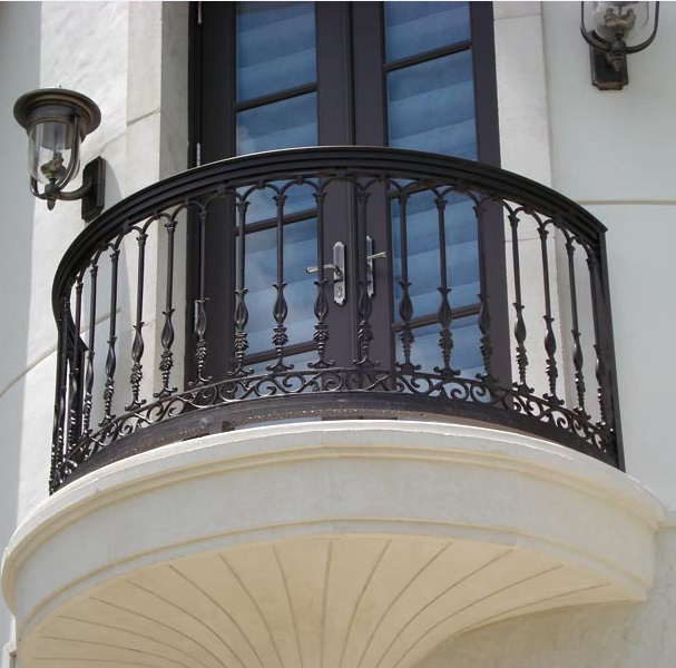 Diseños de barandas de balcón de hierro forjado