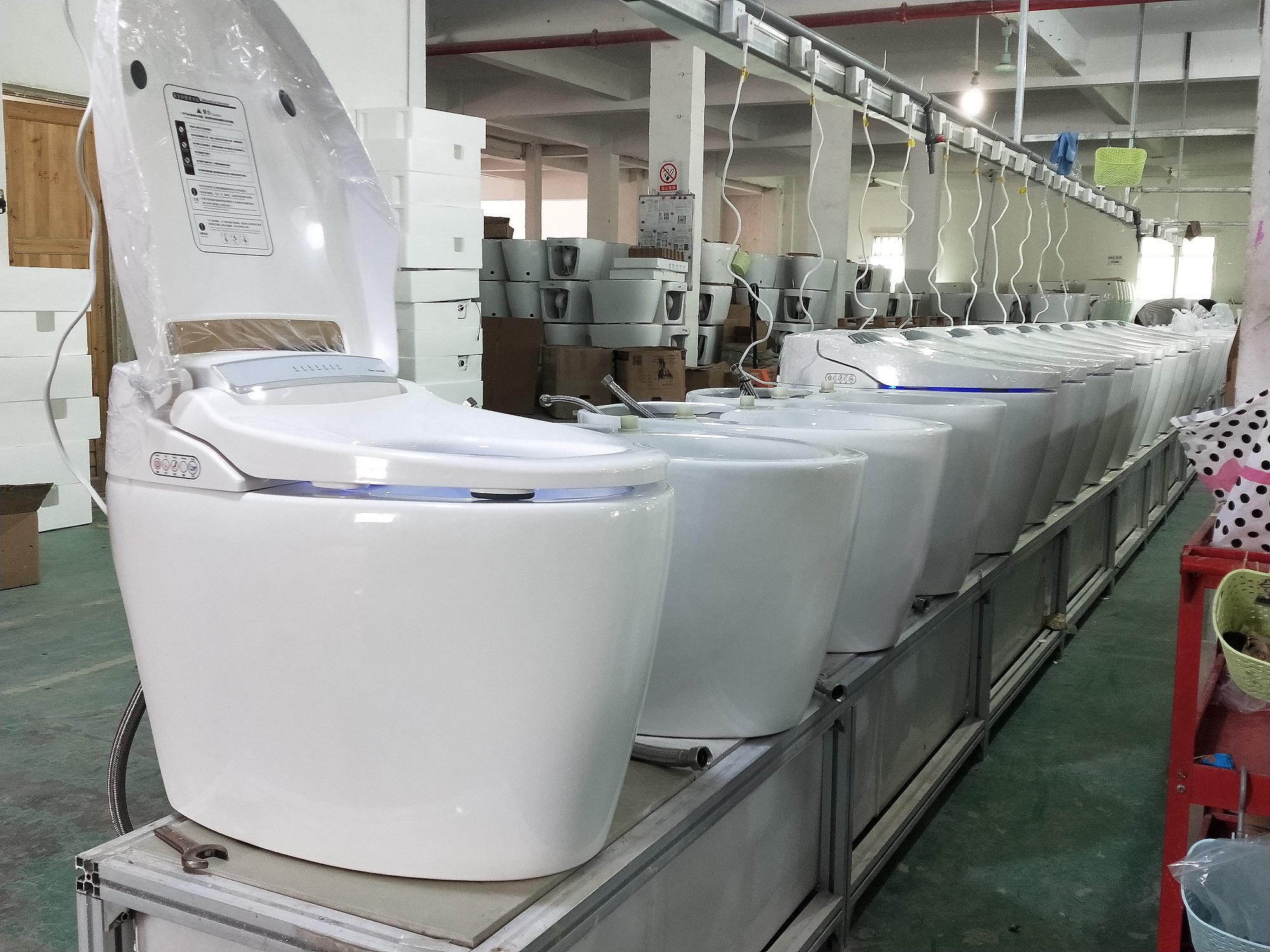 Factory Wall Hung Smart Toliet Ceramic Automatic Wall Hung Mounted